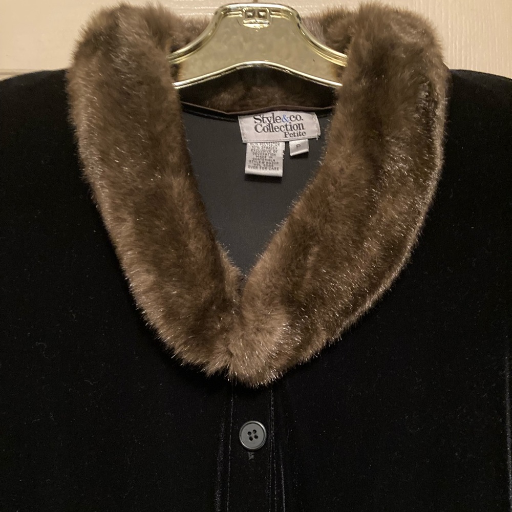 ⭐️Host Pick⭐️ Vintage Long Coat with Faux Fur collar